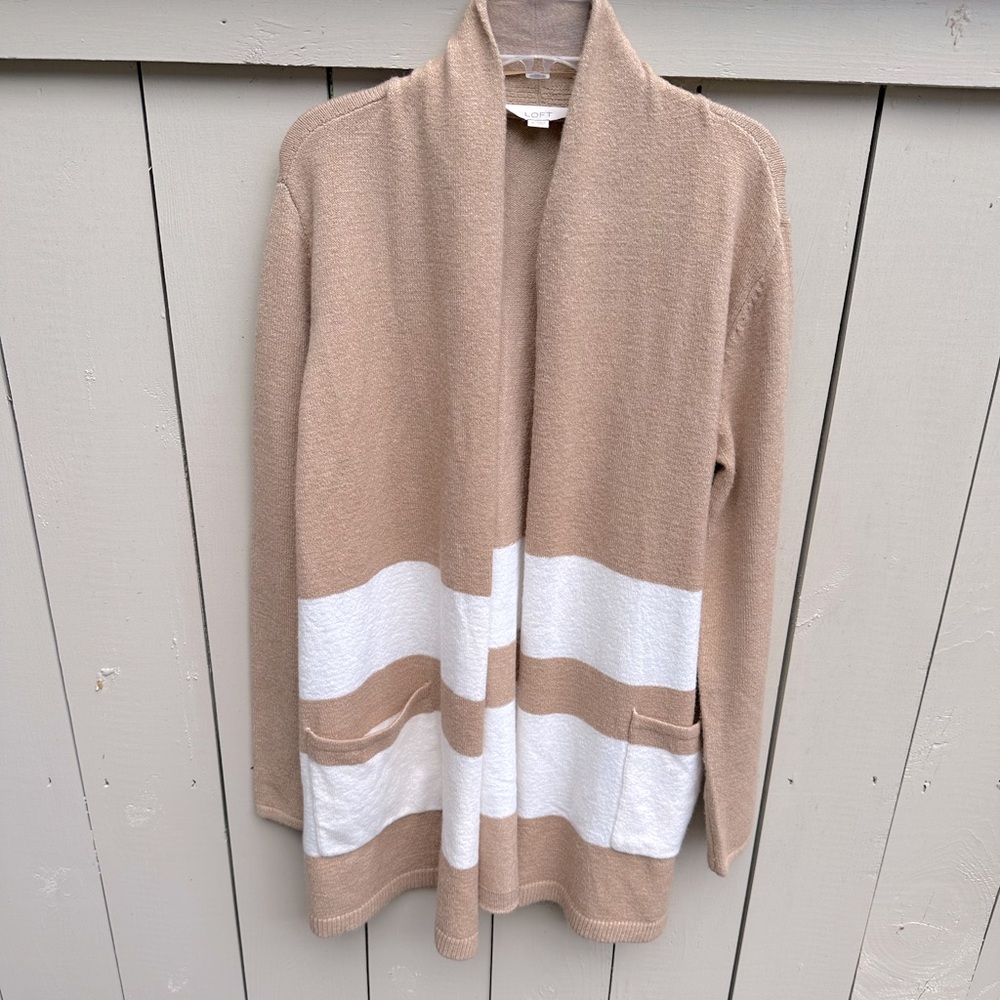 LOFT tan and cream soft cardigan size medium NWOT
